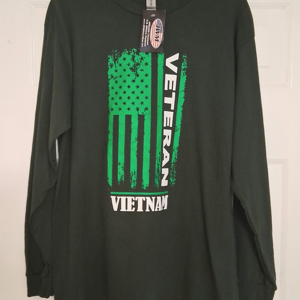 Green Vietnam Veteran Long Sleeve Tee Graphic Patriotic Theme.